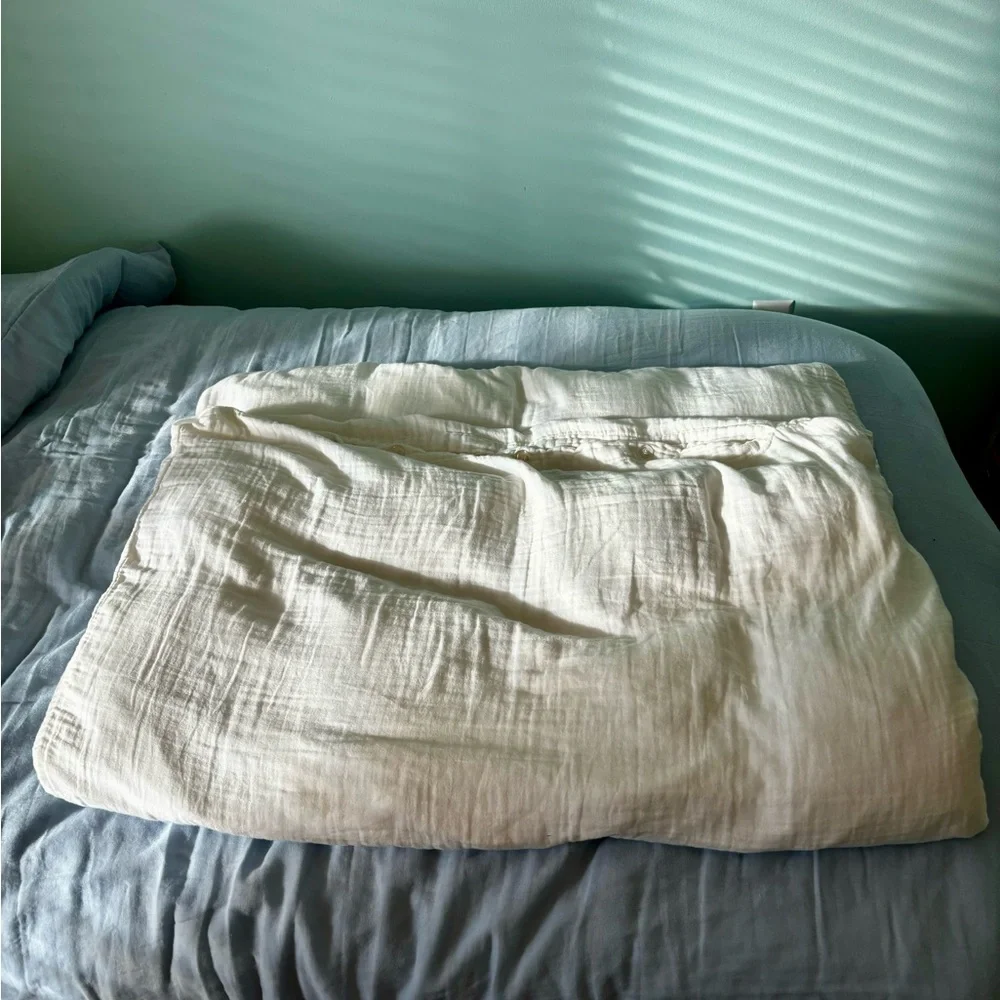 Crate&Barrel Toddler Sized Duvet & Insert - Picture 3 of 13